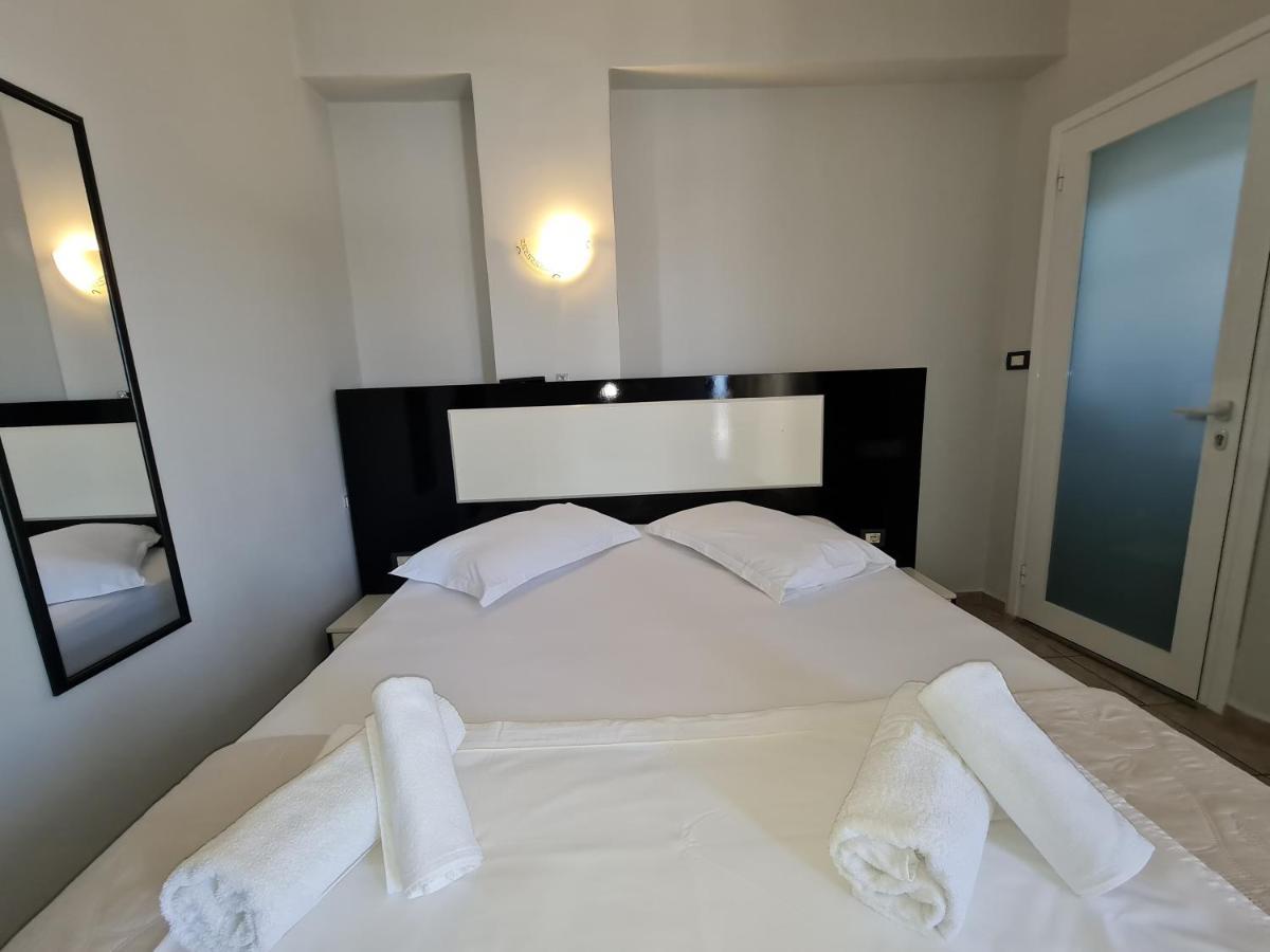 Hotel Ardiani Ksamil Exteriér fotografie